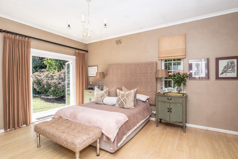 4 Bedroom Property for Sale in Constantia Western Cape